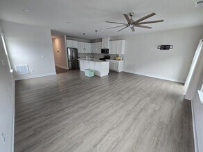 1609 Whistling Rd in Chesapeake, VA - Foto de edificio - Building Photo