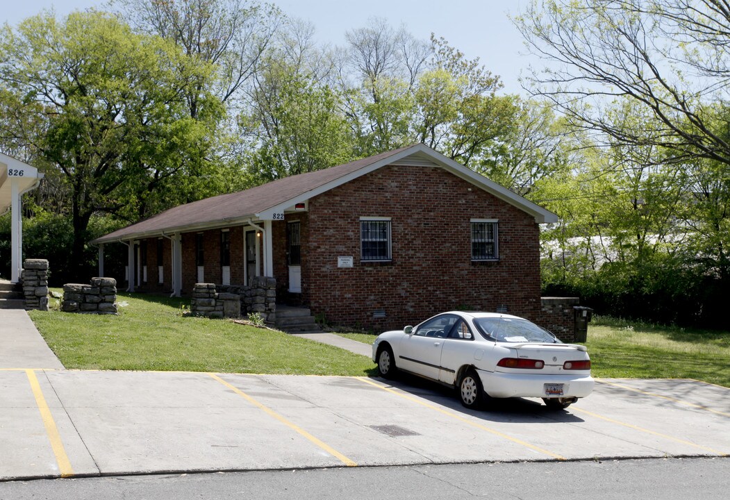 822 19th Ave N in Nashville, TN - Foto de edificio