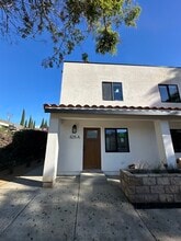 826 Rose Ave, Unit 826 Unit B in Long Beach, CA - Foto de edificio - Building Photo