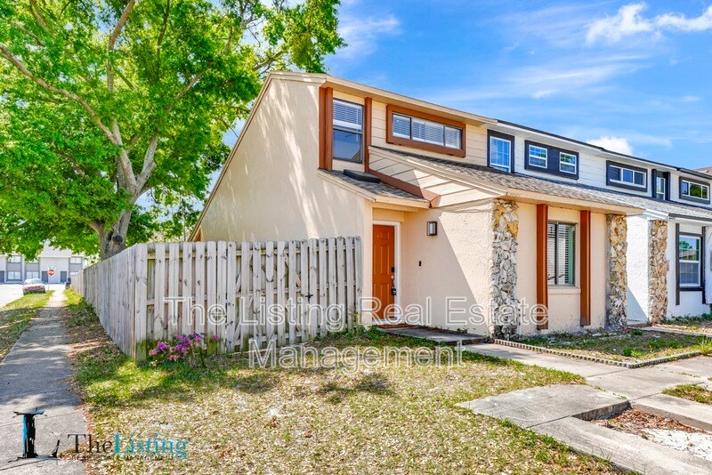 12290 Huntsman Ln in Orlando, FL - Building Photo