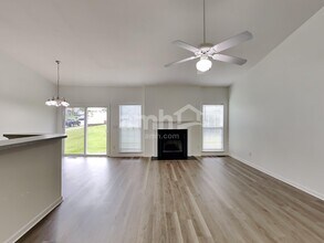 1828 Annalee Dr in Nashville, TN - Foto de edificio - Building Photo