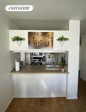 350 W 50th St in New York, NY - Building Photo - Building Photo