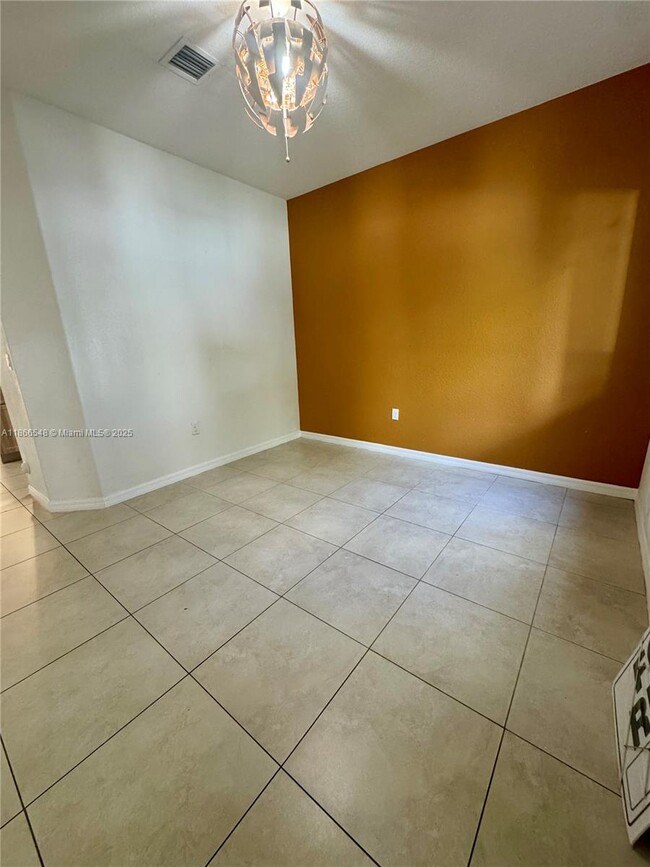16319 SW 44th Terrace in Miami, FL - Building Photo - Building Photo
