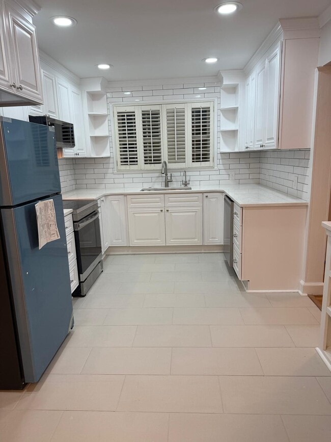 2110 Villa Dr in Greensboro, NC - Building Photo - Building Photo