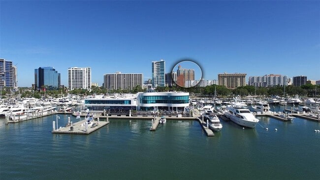 1350 Main St in Sarasota, FL - Building Photo - Building Photo