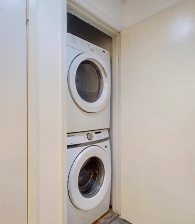 property at 7031 N Holiday Dr