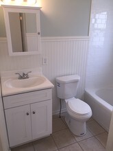 22 W York St-Unit -2 (Down) in Akron, OH - Building Photo - Building Photo