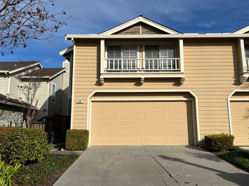 337 Erie Dr in Milpitas, CA - Building Photo