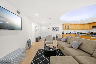 6527 Woodlake Ave in West Hills, CA - Building Photo - Building Photo