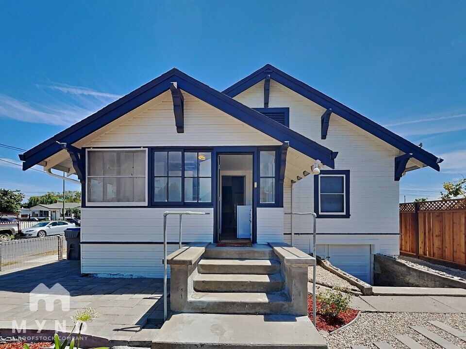 845 N 14th St in San Jose, CA - Building Photo