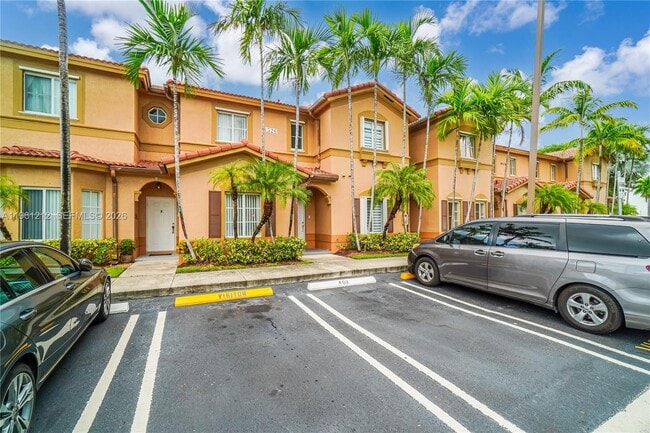 8526 NW 107th Passage in Doral, FL - Building Photo - Building Photo