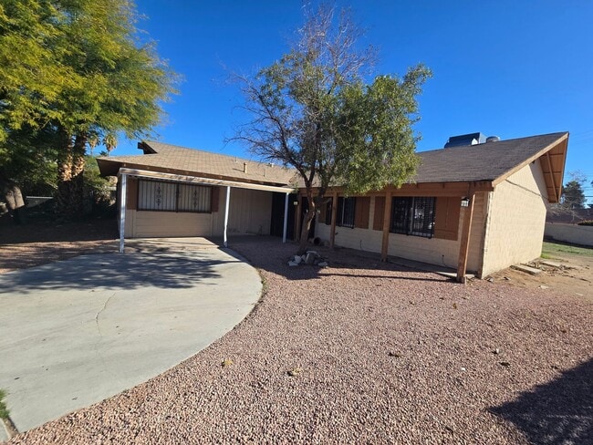 property at 1524 Vala Cir