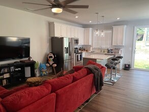 9236 St. Charles Cir in Richmond, VA - Building Photo - Building Photo