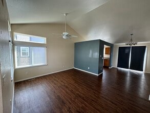 11483 Knox Ct in Westminster, CO - Foto de edificio - Building Photo