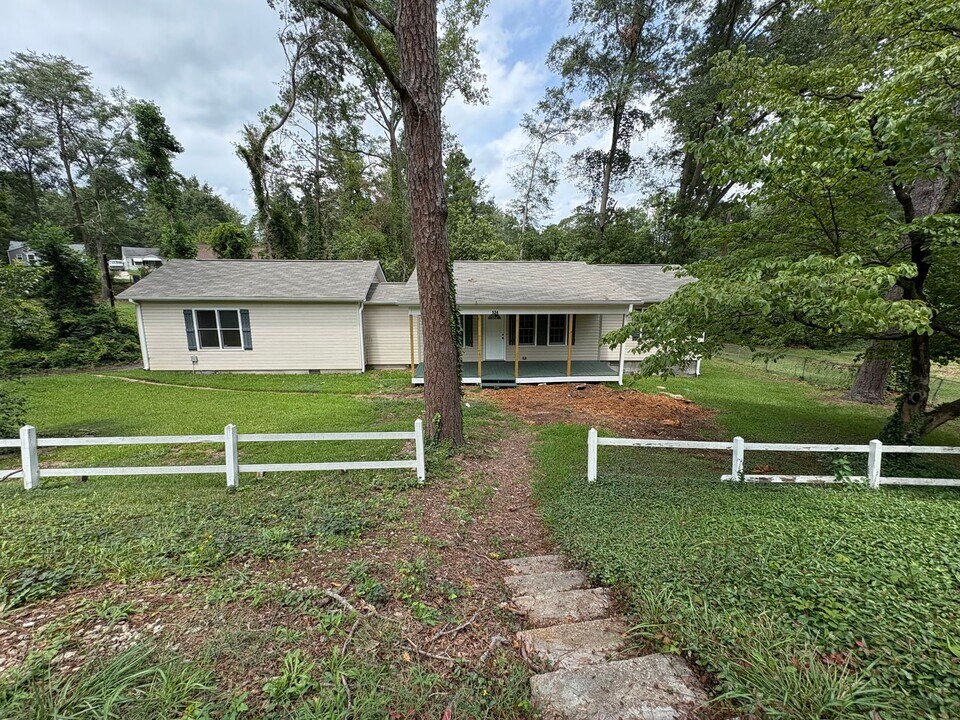 124 E Crescent Rd in Spartanburg, SC - Building Photo
