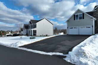 Meadows at Clifton Park in Clifton Park, NY - Building Photo - Building Photo