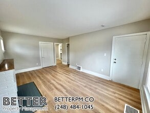 104-108 Henderson St in Pontiac, MI - Building Photo - Building Photo