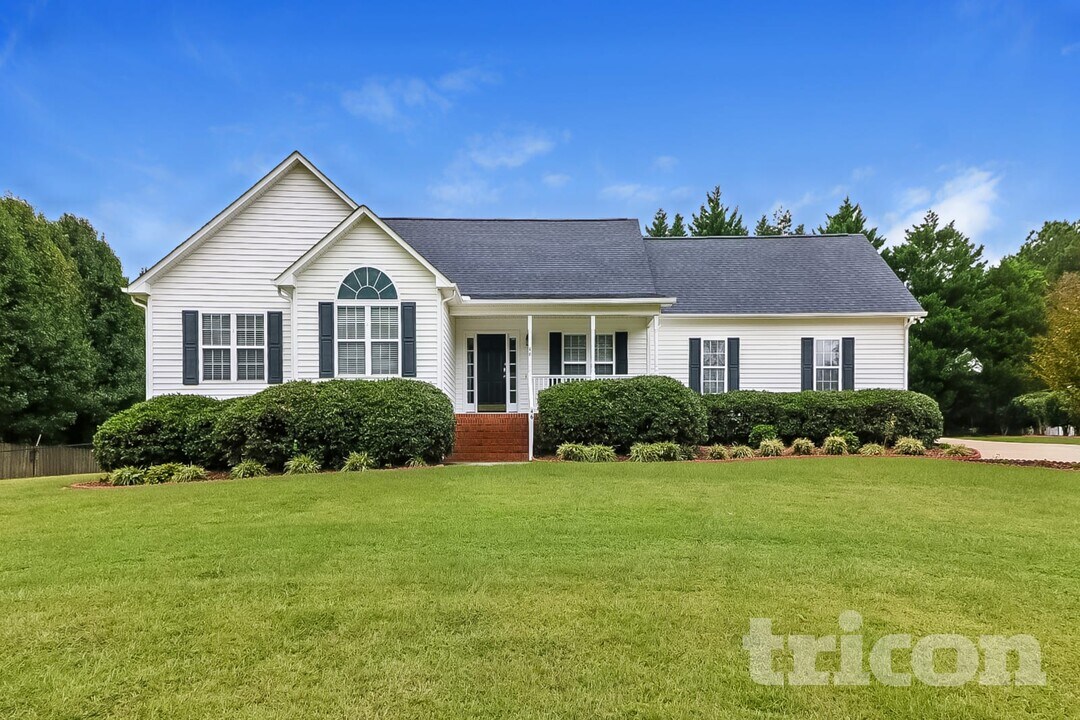 46 Albemarle Dr in Clayton, NC - Foto de edificio