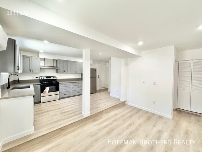 6129-6124 Monterey Rd in Los Angeles, CA - Foto de edificio - Building Photo