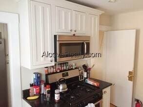 56 Gordon St in Somerville, MA - Building Photo - Building Photo