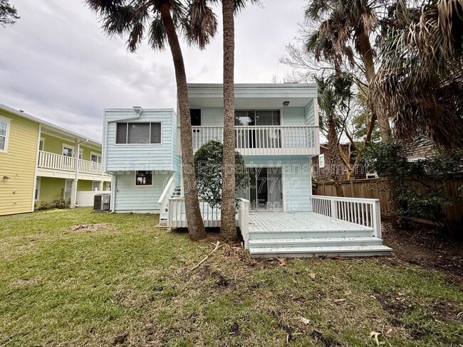 222 7th St in Atlantic Beach, FL - Foto de edificio - Building Photo
