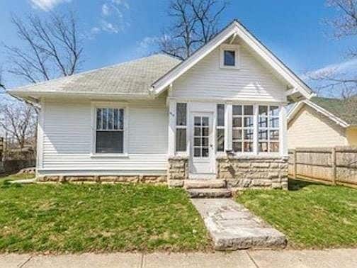 property at 414 S Lincoln St