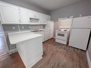 1514 S Appleton Ave in Independence, MO - Foto de edificio - Building Photo