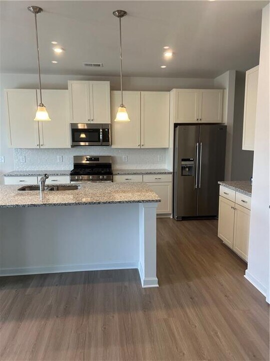 671 Mountaintop Rd SW in Cartersville, GA - Building Photo