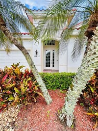 15830 Delaplata Ln in Naples, FL - Foto de edificio - Building Photo