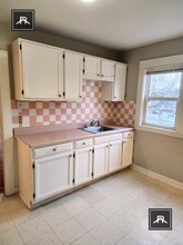 8 Woodside Ave in Boston, MA - Foto de edificio - Building Photo