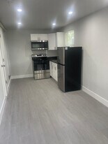 12322 NE 6th Ave in North Miami, FL - Building Photo
