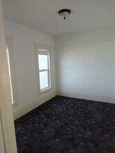302 Maple St, Unit 4 in Medford, OR - Building Photo - Building Photo