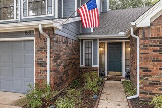 561 Dove Creek Cir in Grapevine, TX - Building Photo - Building Photo