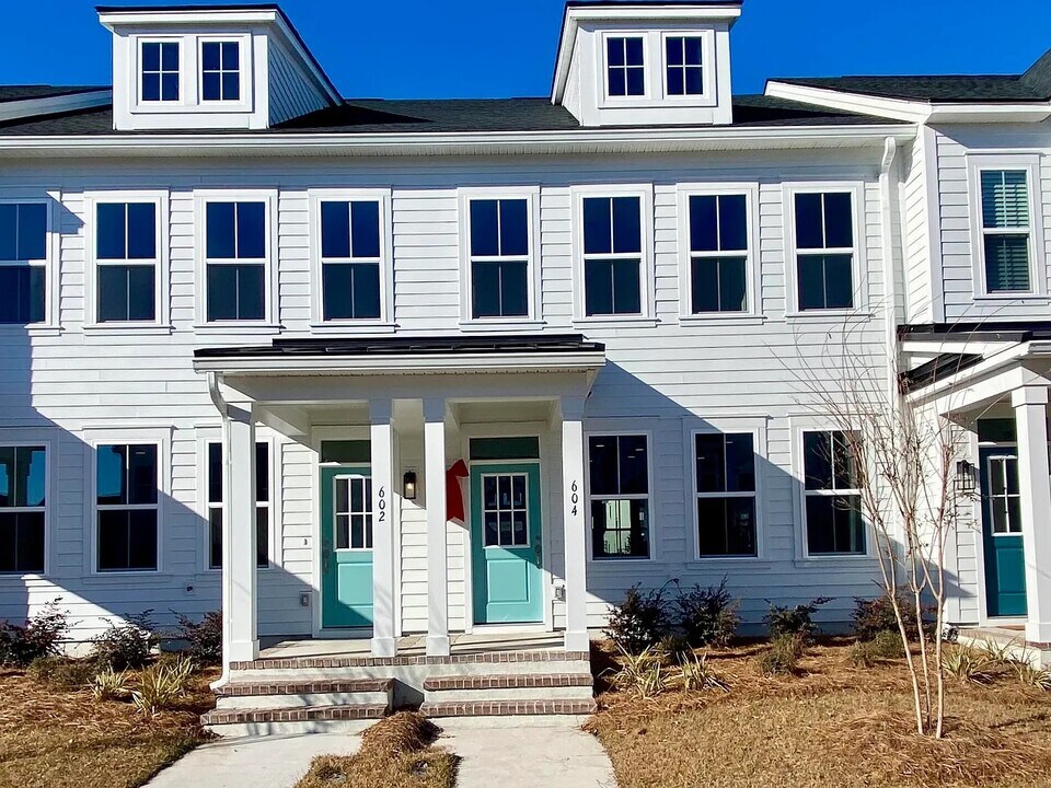 604 Southview Ln in Summerville, SC - Foto de edificio