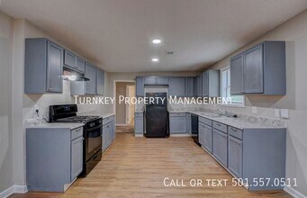 1014 Edgehill in Benton, AR - Building Photo - Building Photo