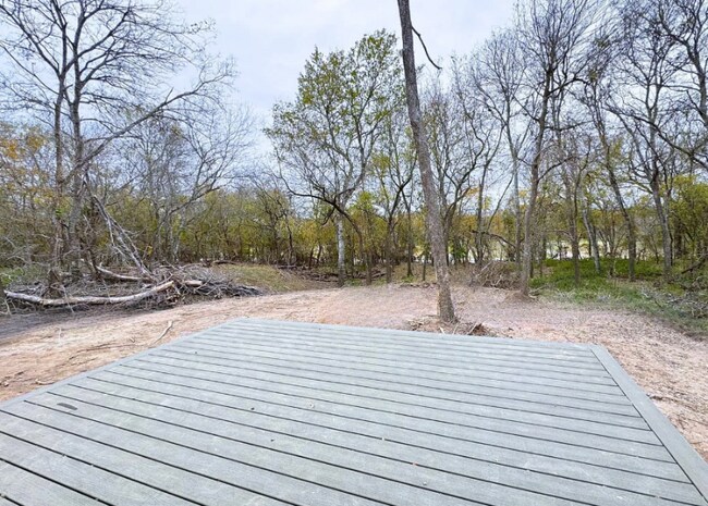 211 Kahana Ln in Bastrop, TX - Foto de edificio - Building Photo