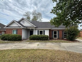 8231 Lochwood Dr in Montgomery, AL - Building Photo