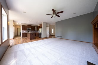 15515 59th Pl N in Minneapolis, MN - Building Photo - Building Photo