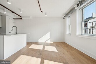 901 King St in Alexandria, VA - Foto de edificio - Building Photo