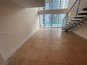 41 SE 5th St, Unit 914 in Miami, FL - Building Photo - Building Photo