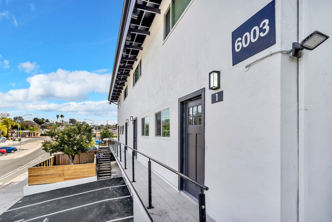 6003 Streamview Dr in San Diego, CA - Building Photo - Building Photo