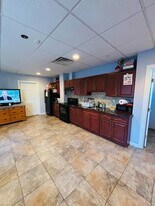 0 Cedar Swamp Rd, Unit 11585667 in Glen Cove, NY - Building Photo