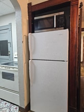 810 W Ash St in Salina, KS - Foto de edificio - Building Photo