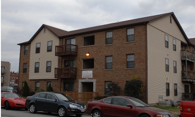 Atrium Apartments in West Lafayette, IN - Foto de edificio