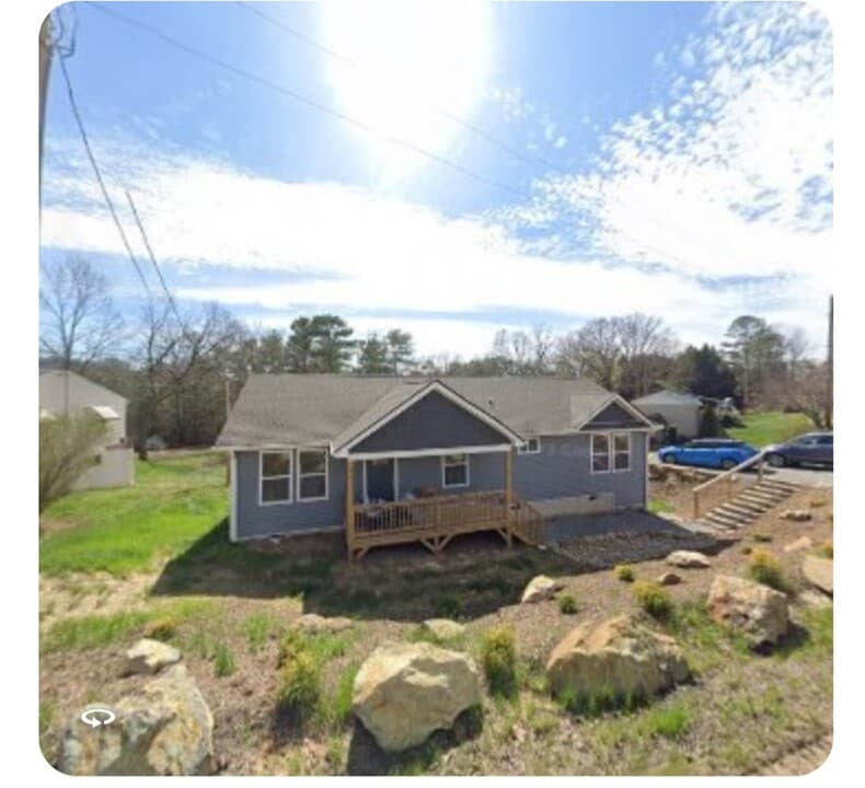 136 Locust Grove Rd in Weaverville, NC - Building Photo