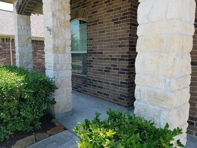 208 Morgan Isle Ln in Dickinson, TX - Building Photo - Building Photo