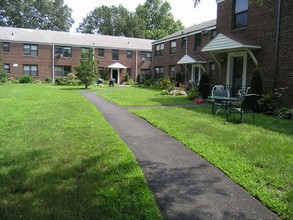 Country Club Ridge in Hartsdale, NY - Foto de edificio - Building Photo