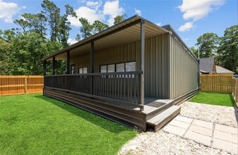 10880 Sleepy Hollow Rd in Conroe, TX - Building Photo - Building Photo