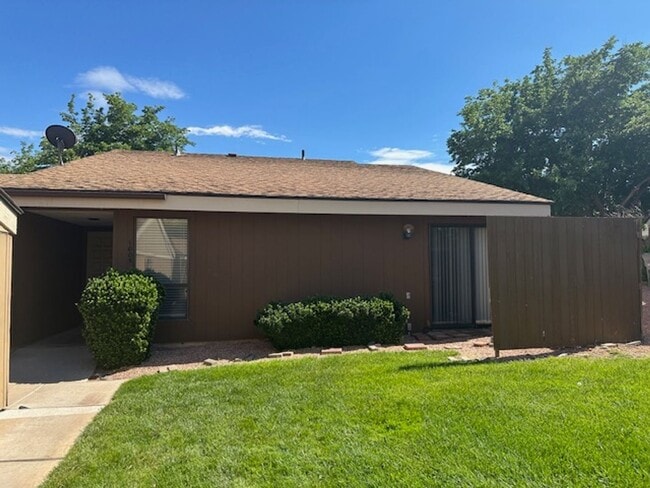 property at 1005 W Bloomington Dr S