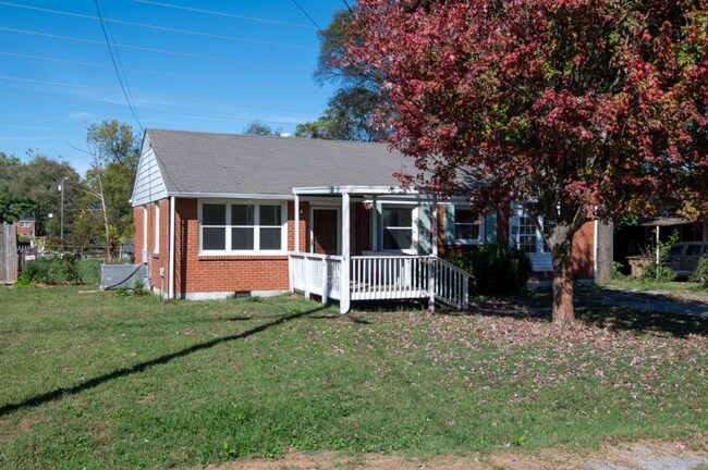 3124 Cloverwood Dr in Nashville, TN - Building Photo - Building Photo